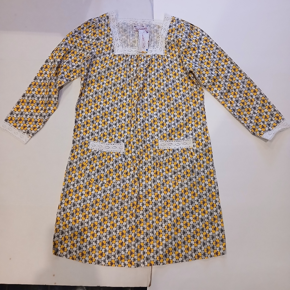 PyJama Love Shop Nightown Sleepwear Floral Pattern Yellow Black Gray No Size Tag